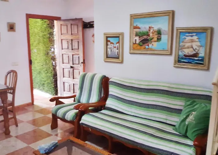 Chalet Adosado con dos terrazas y piscina