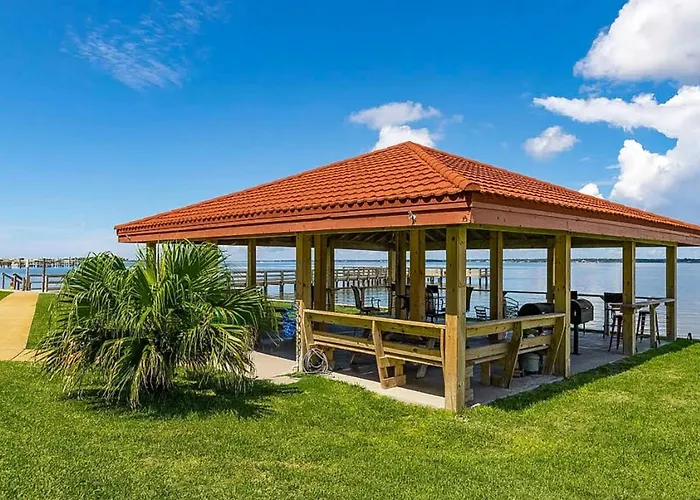 Sunset Harbor Palms 1-204