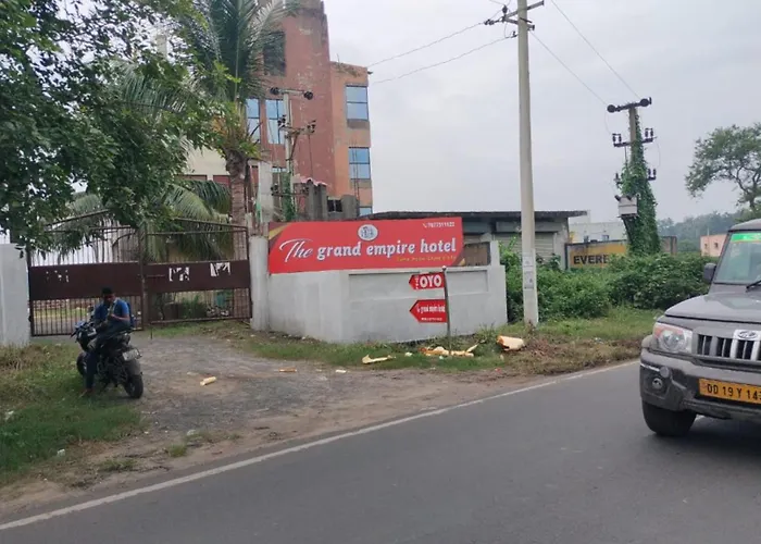 Goroomgo The Grand Empire Angul - Restrurant & Parking Facilites