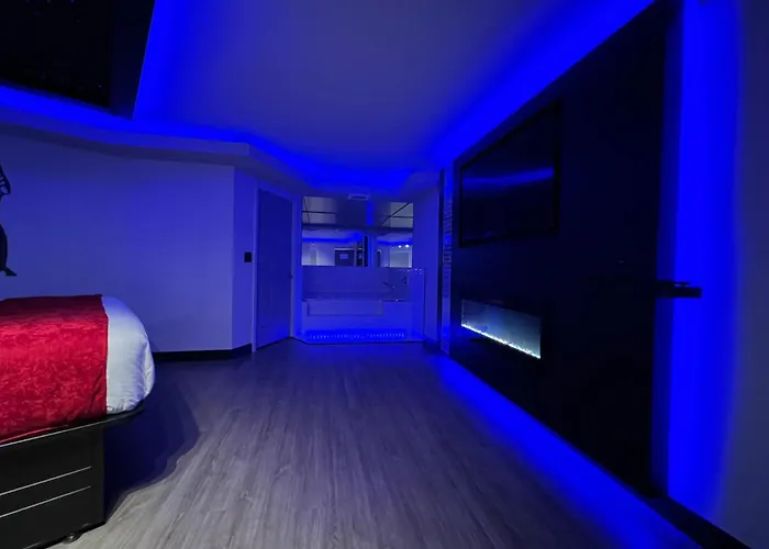 Imperial Suites, Adults Only