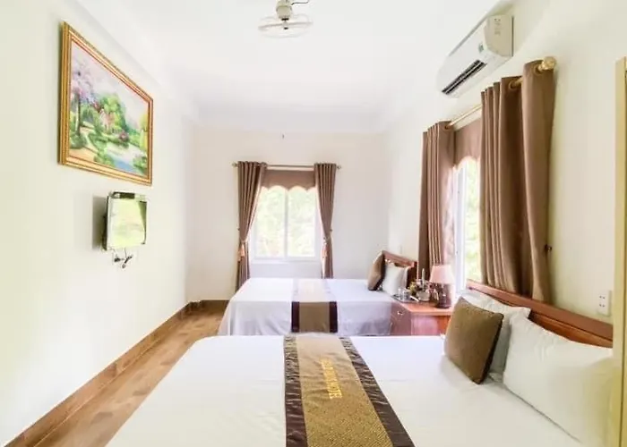 Gold Plus Hotel