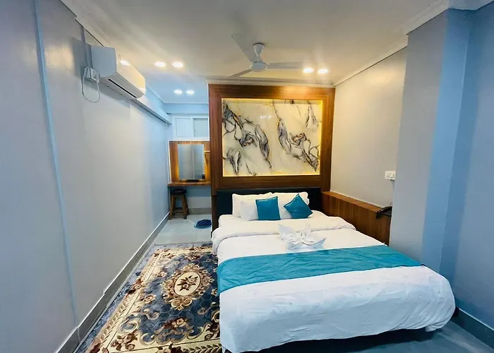 Guru Hotel And Lodge