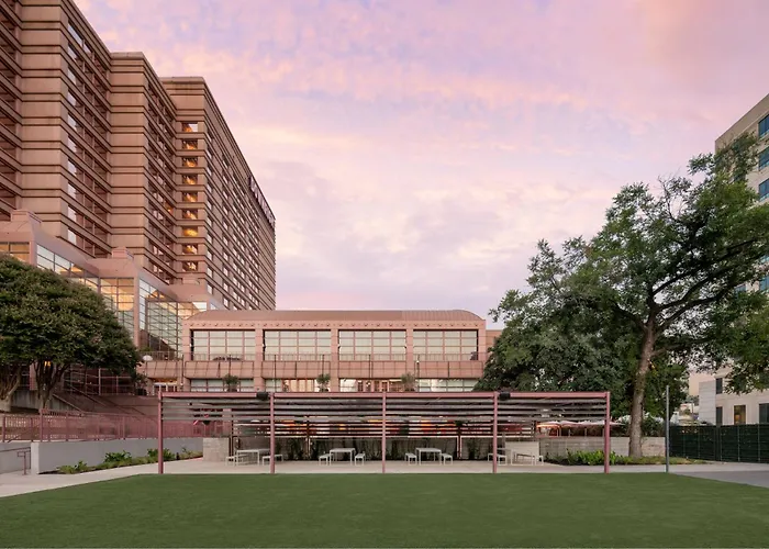 Renaissance Austin Downtown Hotel