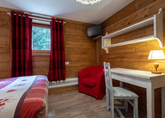 Hotel Petit Dahu - Chambres et Restaurant