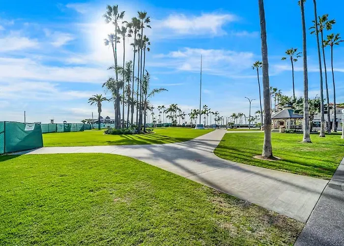 Charming Home Just Steps From The Beach 2 Bedroom, Private Back Patio, & Free Wifi
