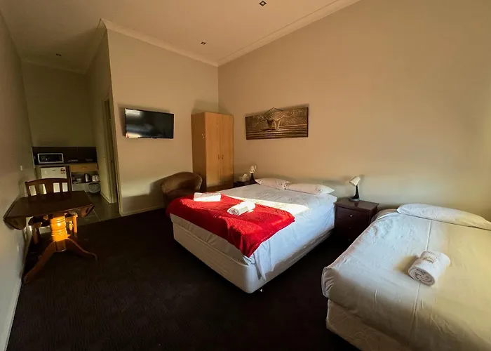 Falcon Hotel Motel