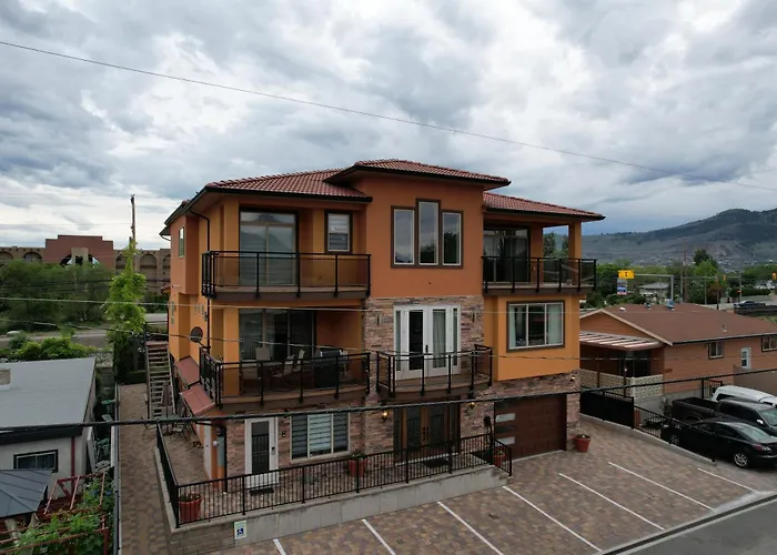 Sahara Courtyard Inn & Suites Osoyoos