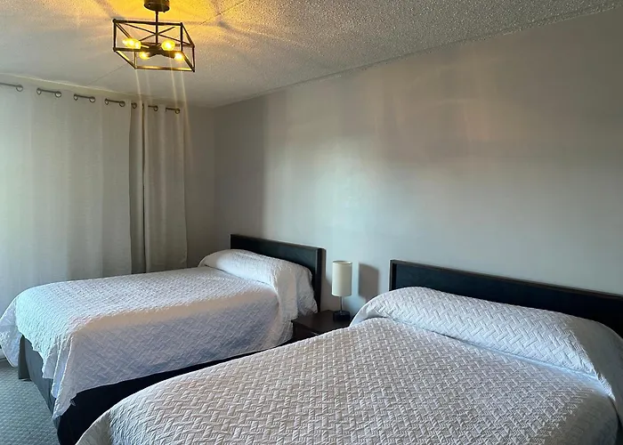 Travelodge By Wyndham Schreiber Ontario