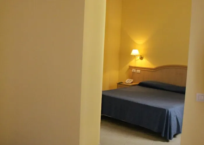 Yacht Marina Hotel