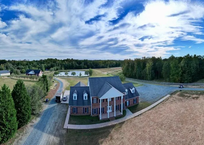 Moorefield Suites Greensboro East
