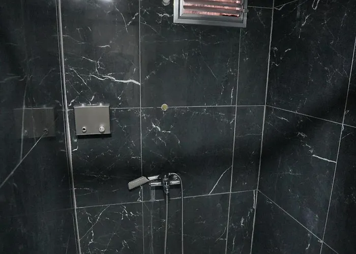 Amazon Suit Otel