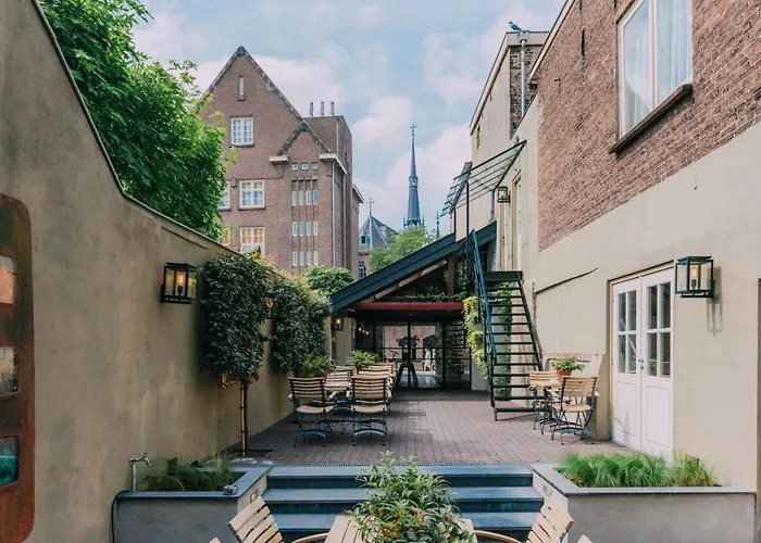 Uylenhof Hotel