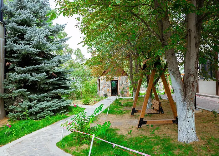 Qachaquch Forest