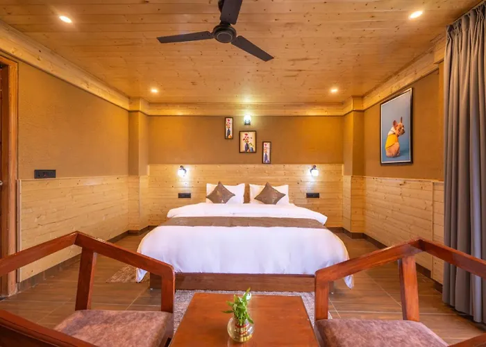 The Mountains Breeze Retreat I Couple Friendly I Balcony I Charvi Retreat I Kufri By Exotic Stays
