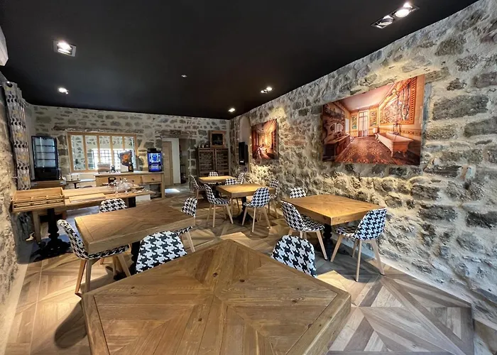 Le 19 - Suite Lafayette 70M2 - Centre Historique - Clim