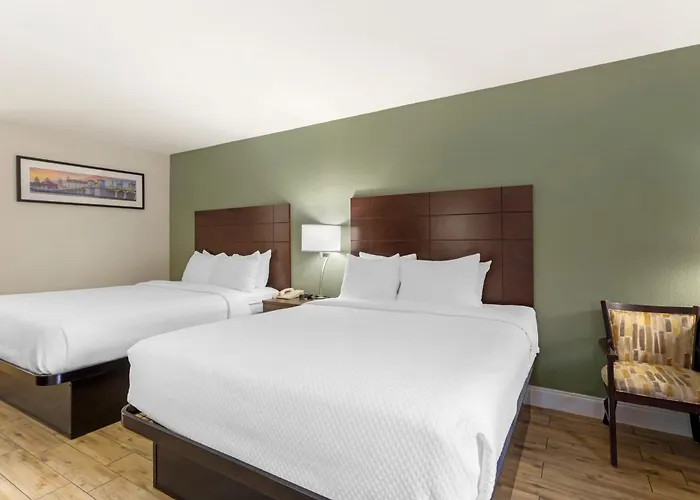 Quality Inn & Suites St Augustine Beach Area