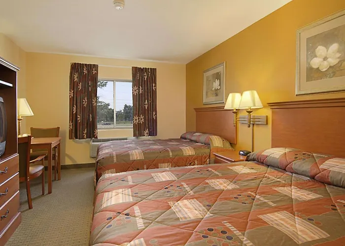 Super 8 By Wyndham Topeka At Forbes Landing