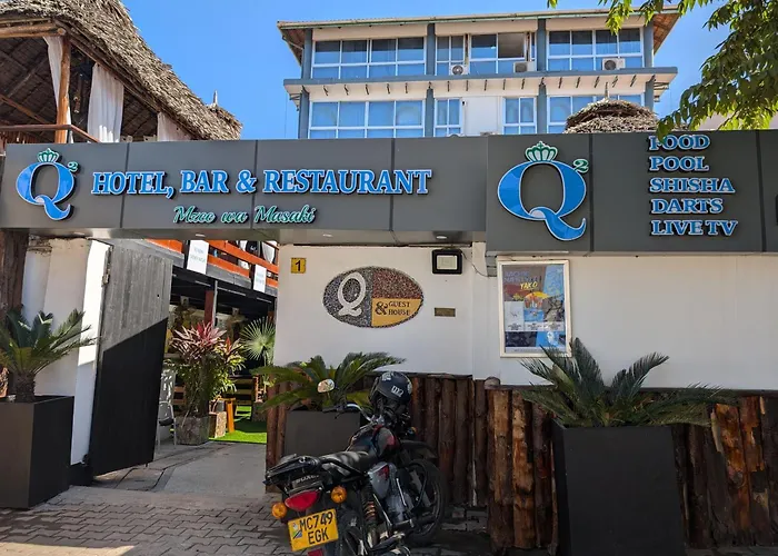 Q-Bar & Guesthouse