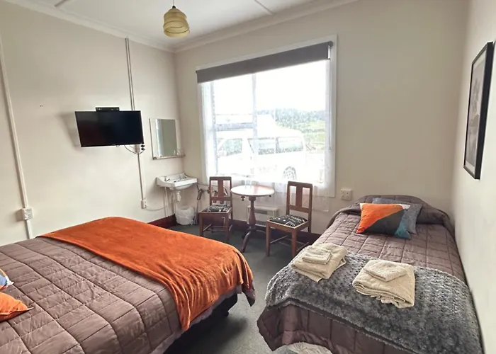 Beaumont Hotel And Holiday Park