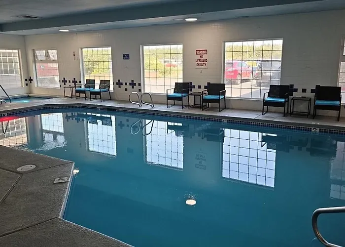 Lighthouse Suites Inn