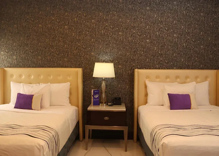 Hotel West Plaza