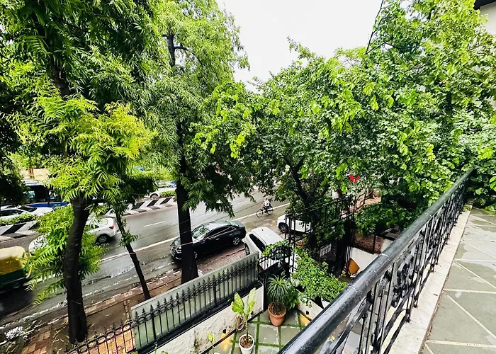 Gulmohar Residency, Hauz Khas New Delhi, Couple Friendly Hotel