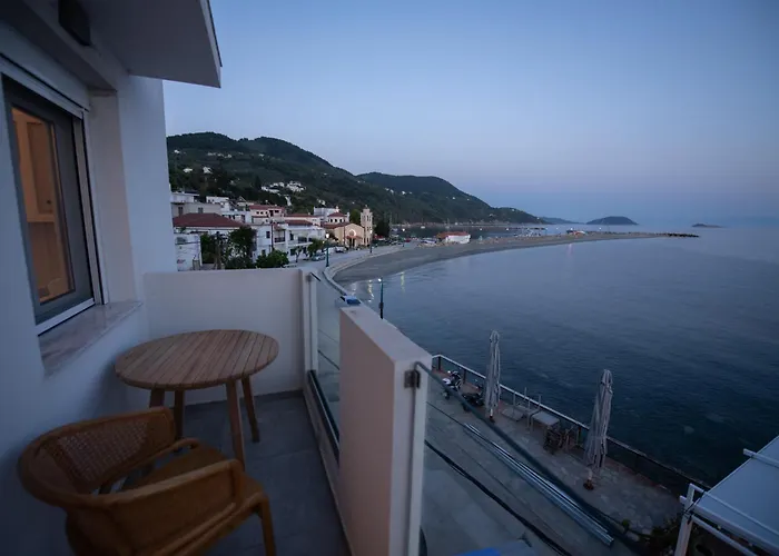 Flisvos Beachfront Apartments