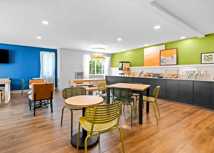 Spark By Hilton Modesto