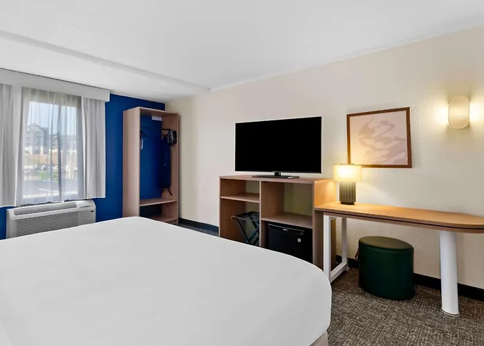 Spark By Hilton Daleville Roanoke North