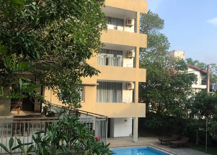 Hotel Paradiso,
