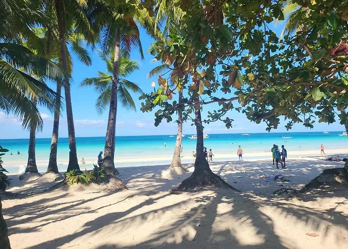 Sunvilla Beachfront Hotel
