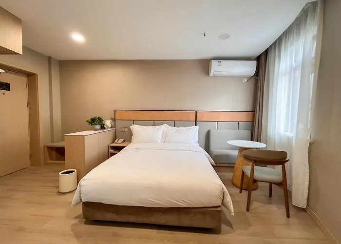Shanghai Joyful Star Hotel-Free Shuttle Bus To Pudong Airport And Disneyland