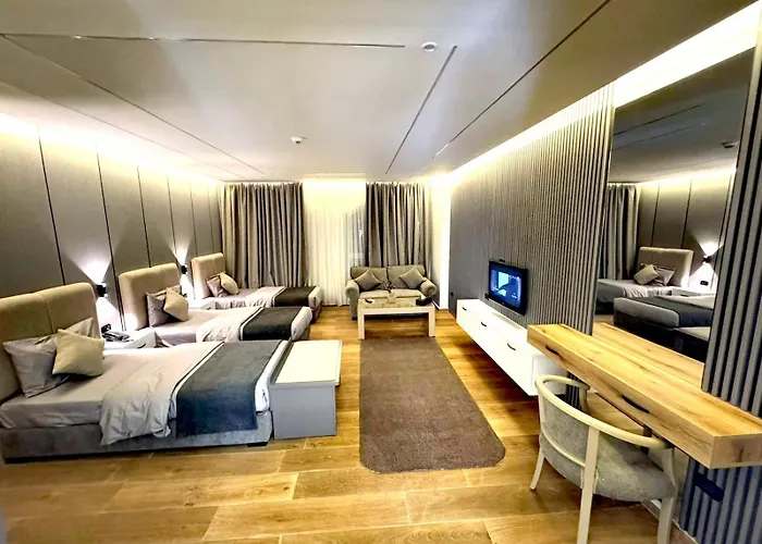 Queens Suite Hotel