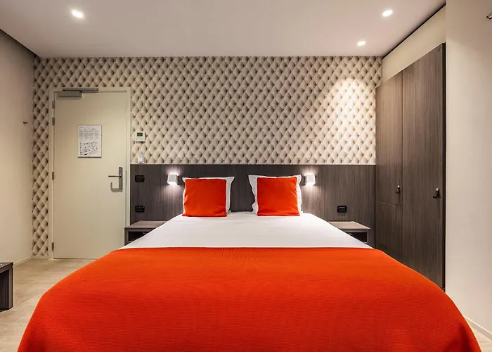 Square Hotel