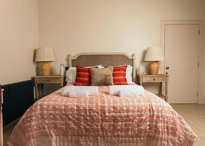 Nest Farmhouse