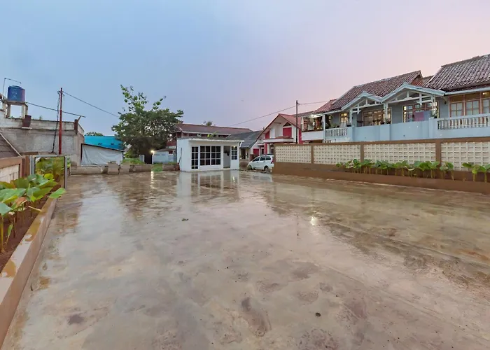 Reddoorz Syariah Plus Near Sukabumi Station