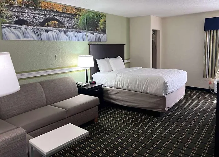 Clarion Pointe Jasper