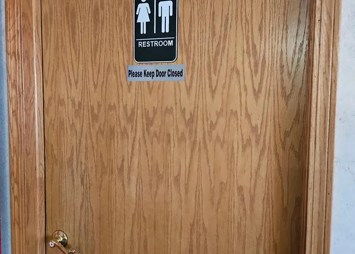 Budget Host Inn & Suites
