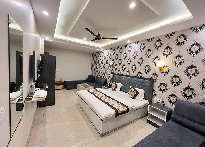 Tirupati Hotel