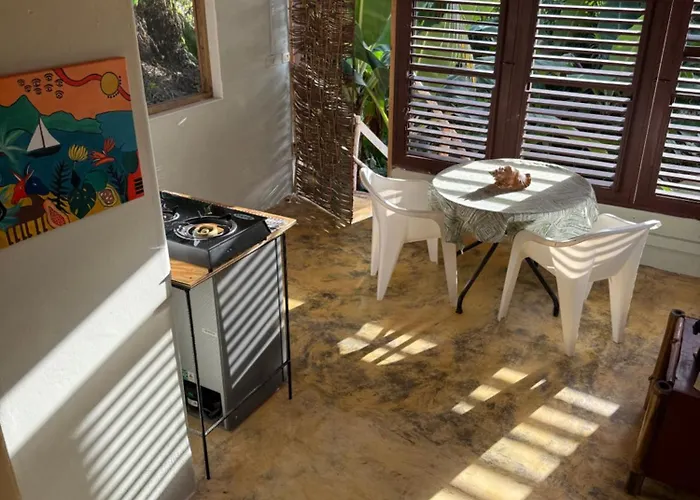 Yes Papa! Rooms Only 100M From The Beach!