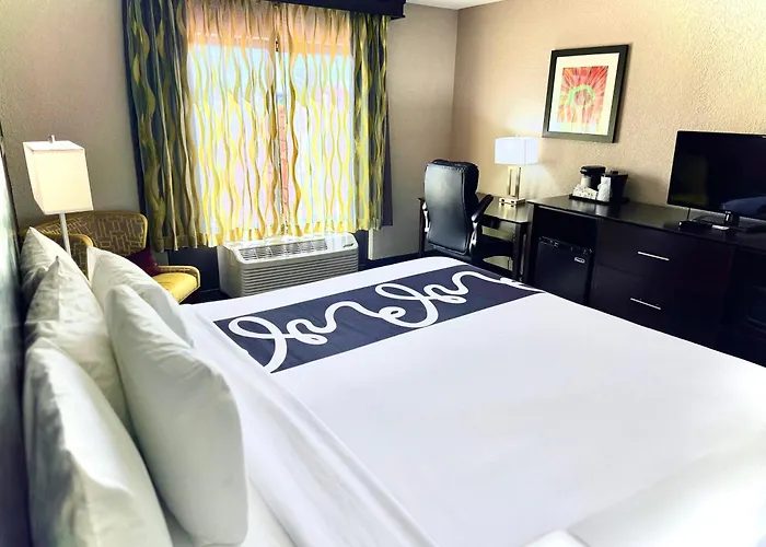 La Quinta By Wyndham Orlando Universal Area - Free Shuttle To Universal