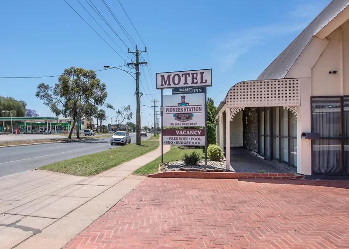 Pioneer Station Motor Inn