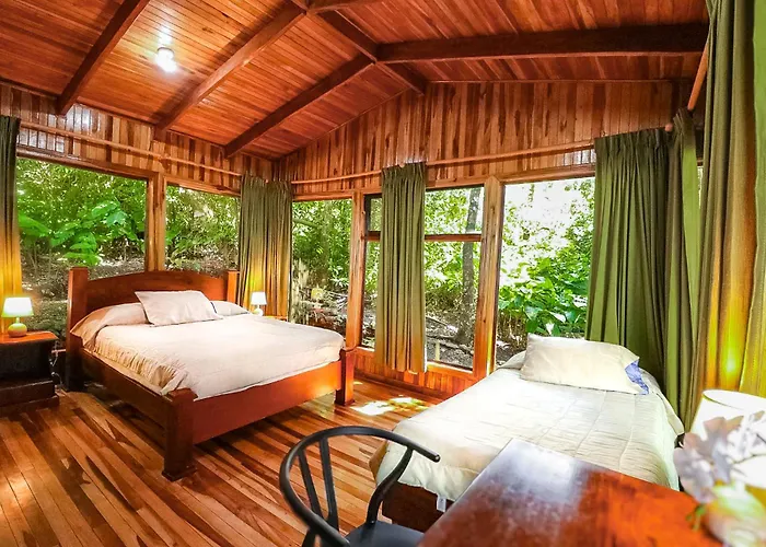 Hotel Flor De Bromelia