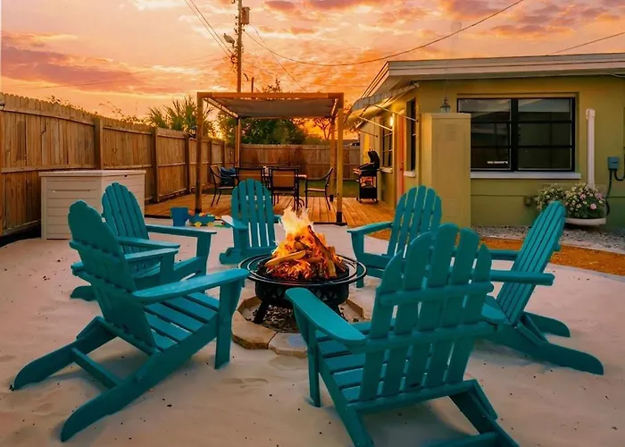Minutes To Beach, Dining & Events