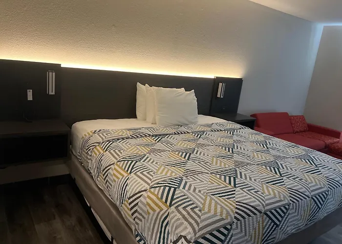 Economy Suites - Tulsa Airport
