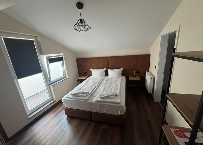Hotel Capitol Zentrum - 24H -