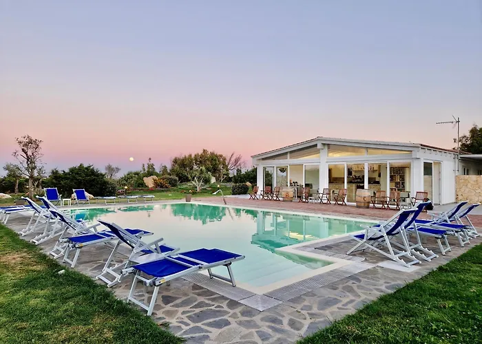 Hotel With Swimming Pool Near Stintino Just 300 Mt From The Beach