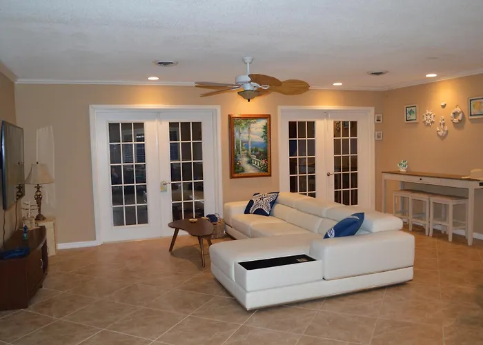 Venice Villa With Heated Pool, Lanai, Near Beach