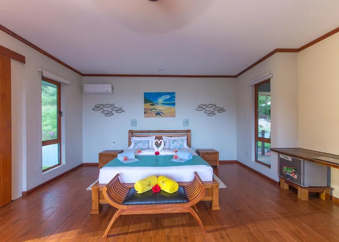 Anse Soleil Beachcomber Hotel And Self Catering
