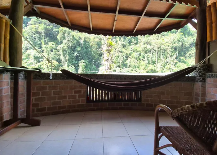 Sam'S Bungalows And Treks